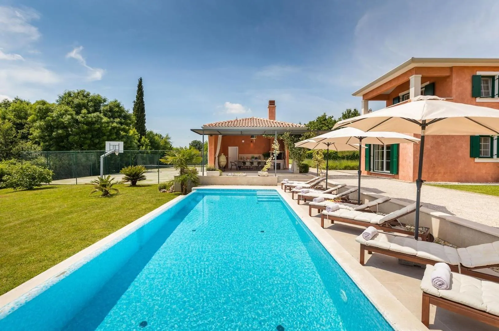Villa Village Tinjan